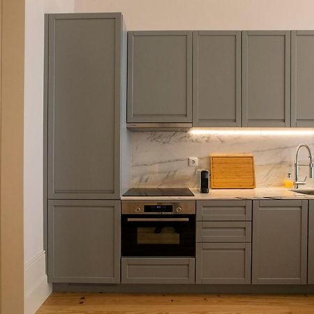 Lovelystay - 2Br Flat With Ac In Duque De Loule Porto Exterior foto