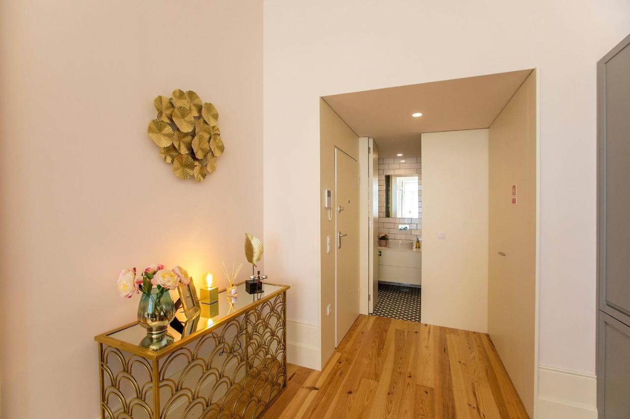 Lovelystay - 2Br Flat With Ac In Duque De Loule Porto Exterior foto