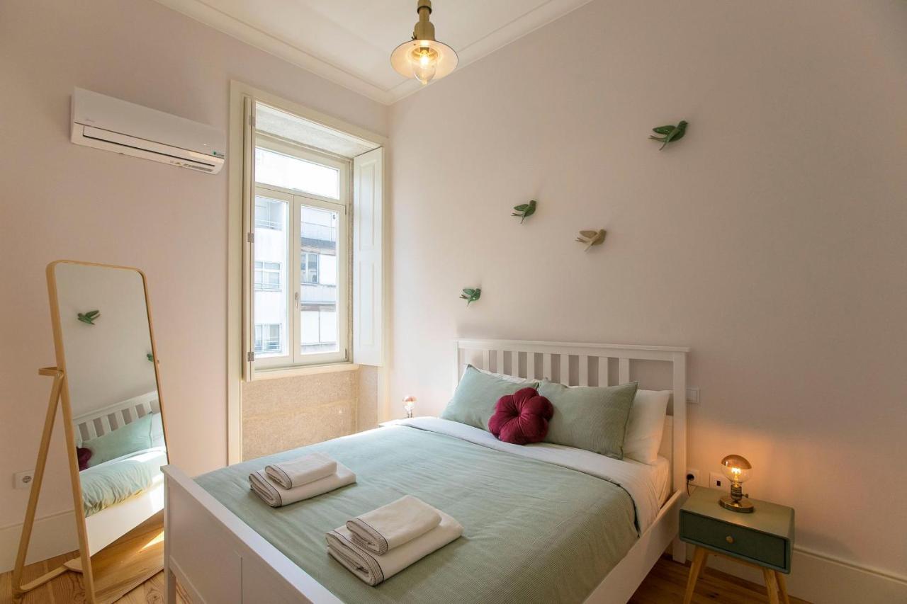 Lovelystay - 2Br Flat With Ac In Duque De Loule Porto Exterior foto